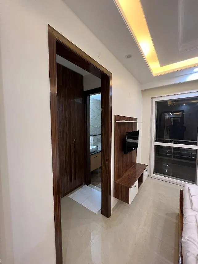 Lime Tree Two Bhk Service Apartment Golf Course Road Gurgaon