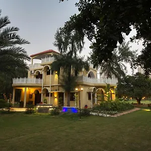 Sunahari Bagh - Pool Farm Retreat @ Villa