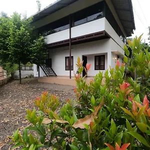 3 Bedroom Eucalyptus Holiday home Munnar